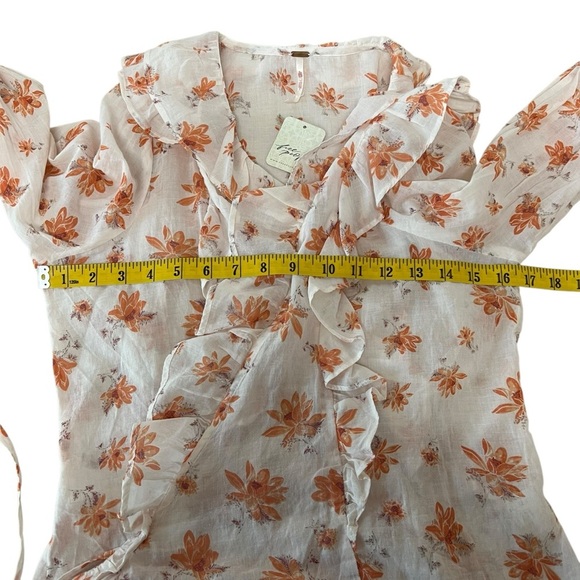 Free People Amanda Cotton Ruffled Wrap Top Ivory Combo Floral Size Medium NWT - Picture 7 of 15